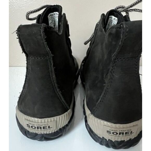 Sorel Out N About Plus boots. Size 8. - Picture 4 of 9